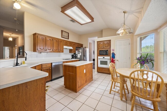 Building Photo - 1023 High Cotton Ln