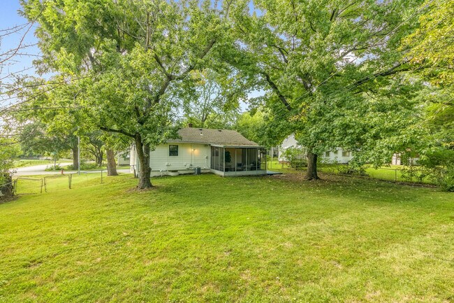 Building Photo - 4945 N Euclid Ave