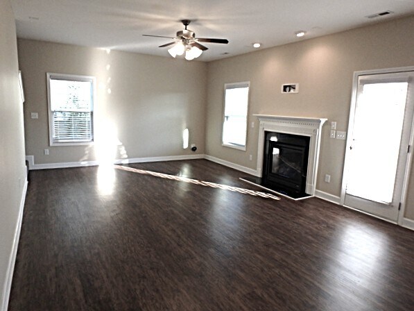 Building Photo - 524 McCarthy Dr