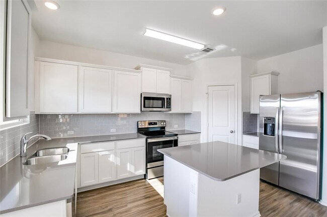 Building Photo - 140 Joe Kidd Ln