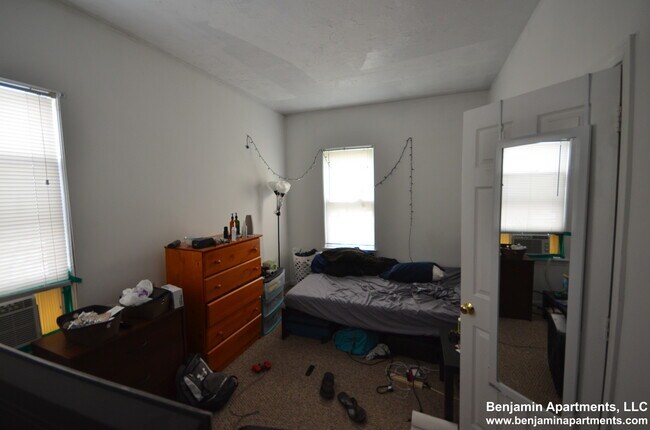 Building Photo - 26 Haskell St