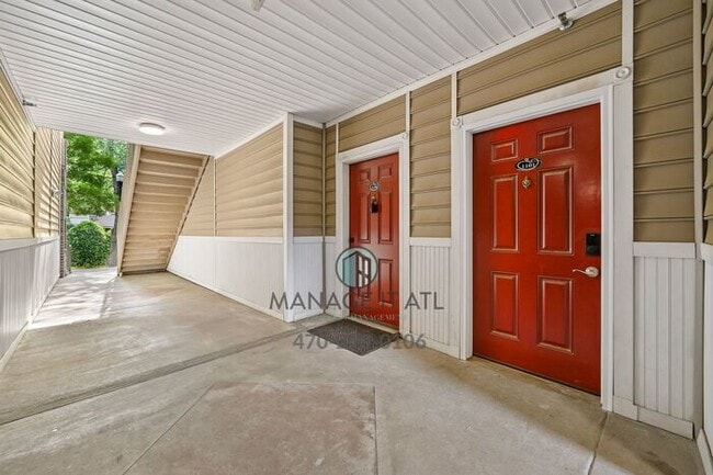 Building Photo - Elegant 2 Bedroom Condo in Buckhead. Gated...