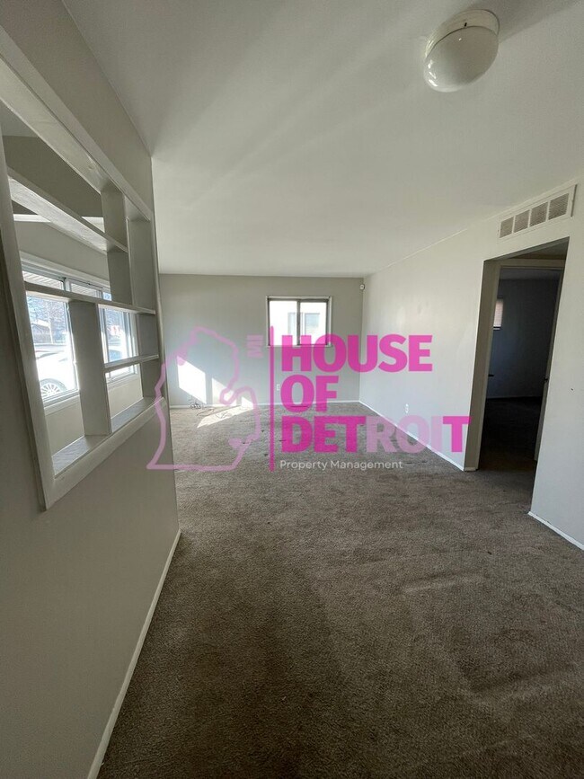 Building Photo - 21900 Coolidge