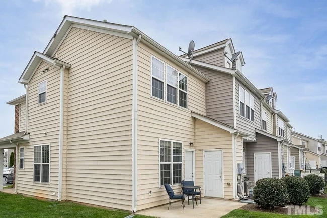 Building Photo - 866 Cupola Dr