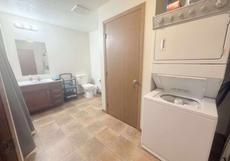 Building Photo - 1632 S Doodler Dr