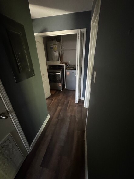 Building Photo - 1881 Nekoma Ct