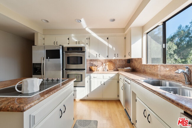 Building Photo - 2239 Topanga Skyline Dr