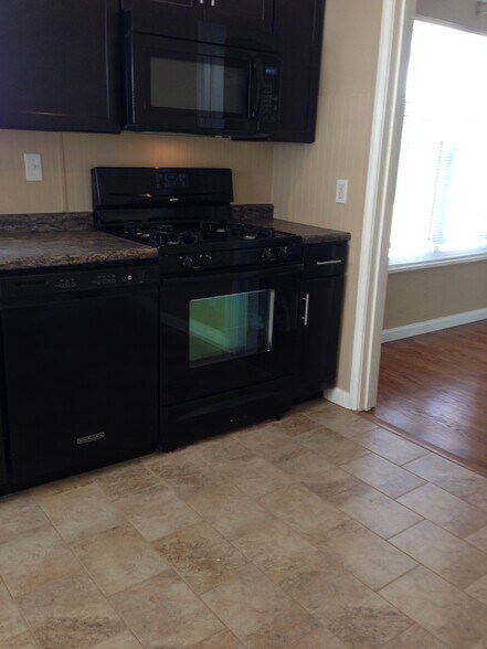 Building Photo - 316 Atlas Dr