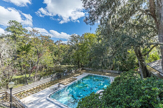 Building Photo - 1604 Arcadia Dr