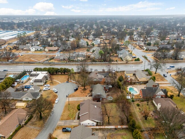 Building Photo - 6010 S 73rd East Ave