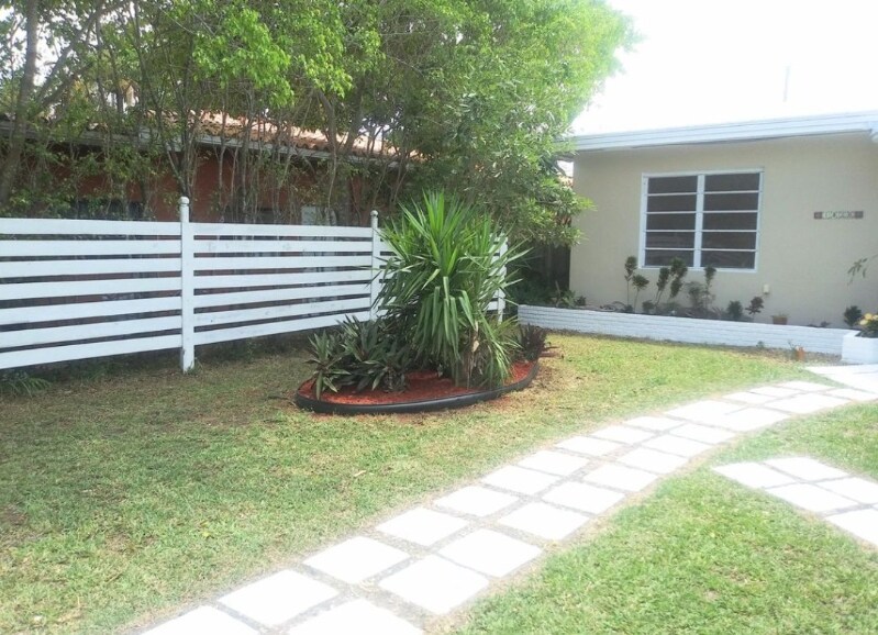 Building Photo - 1826 Biarritz Dr