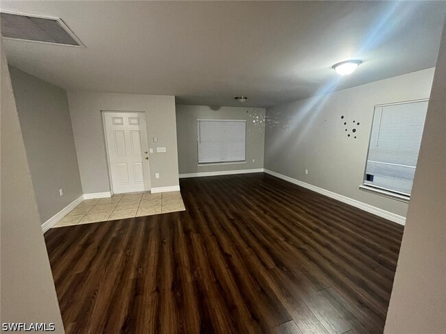 Building Photo - 742 Center Lake St