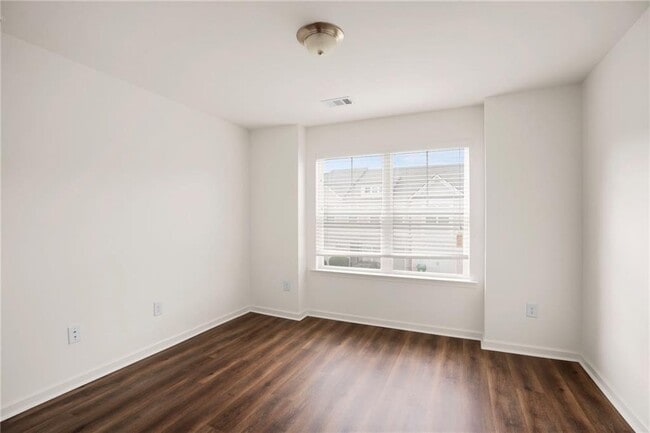 Building Photo - 4915 Longview Walk