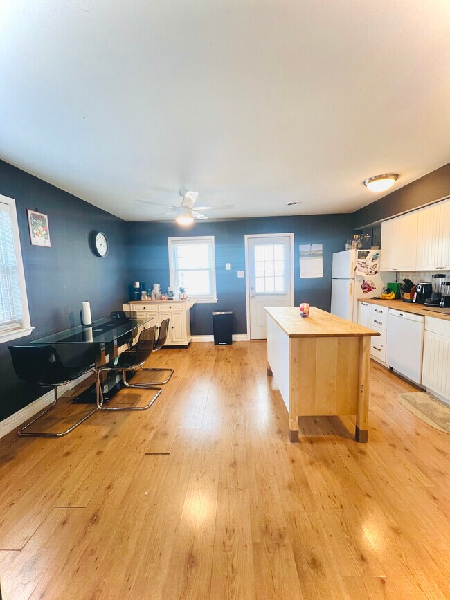 Building Photo - 515 York Rd.