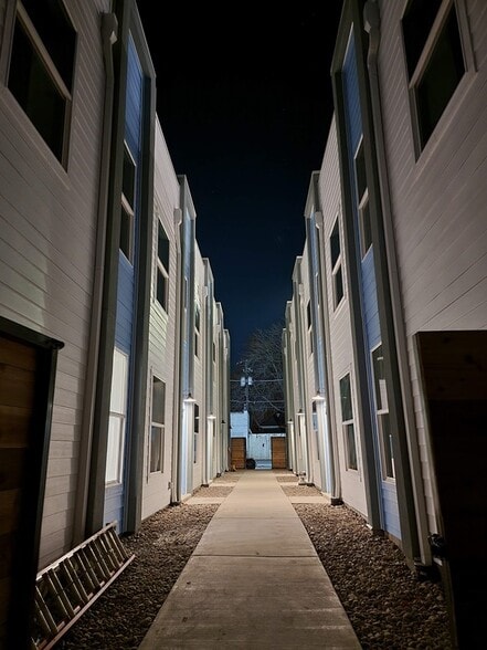 Building Photo - 909 Euclid Ave
