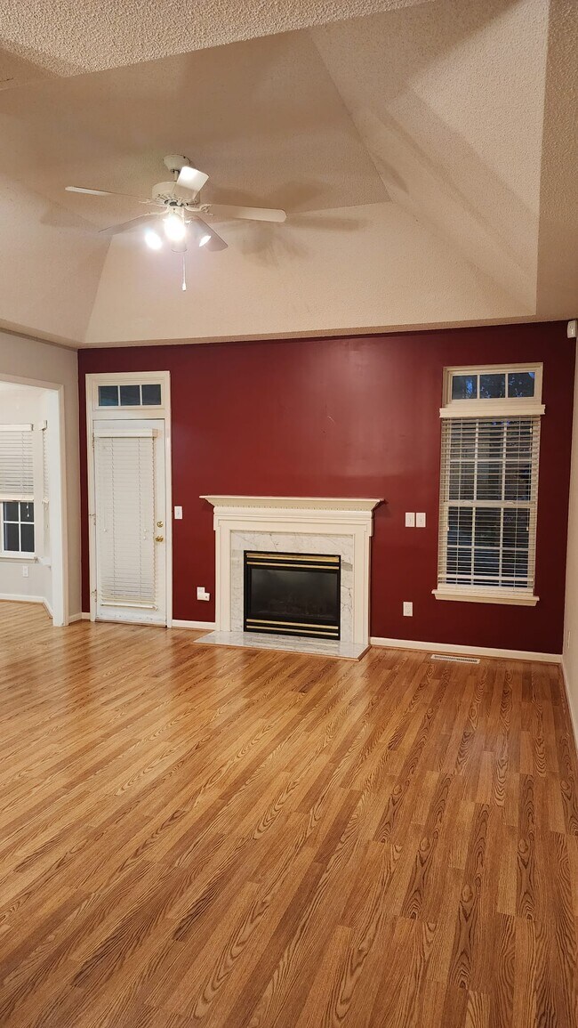 Building Photo - 5908 Solitude Way