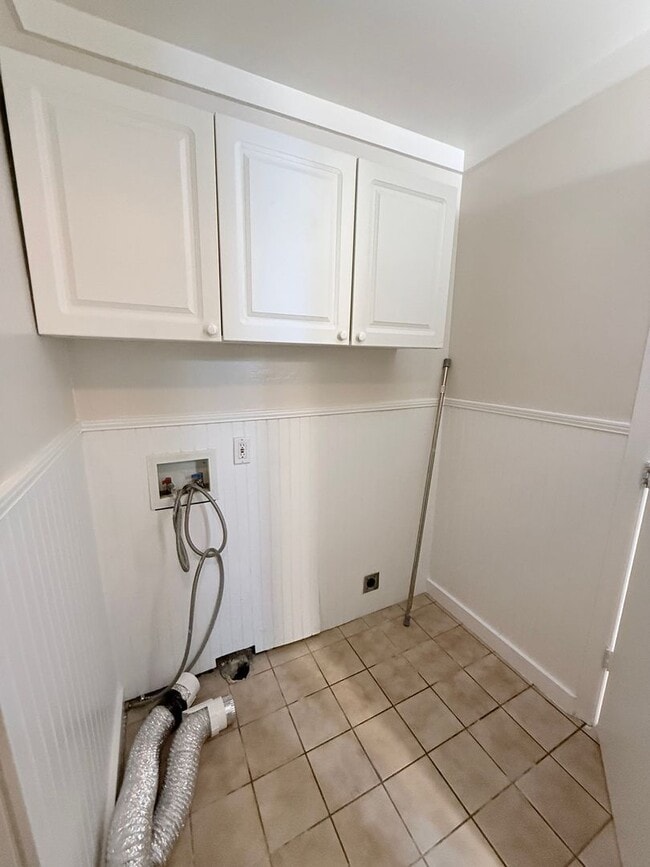 Building Photo - Three Bedroom Home in the Heart of Port Royal