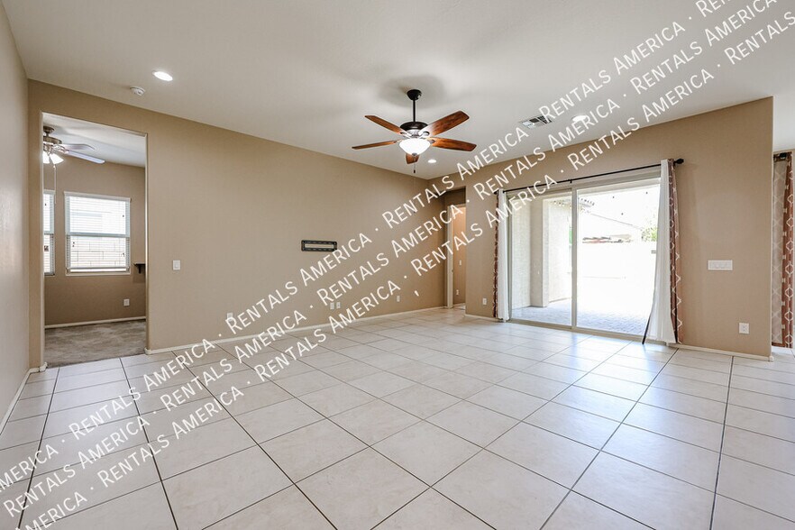 Building Photo - 10160 W Robin Ln