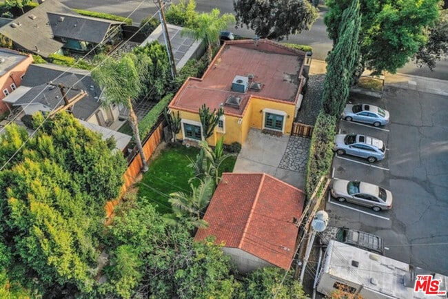 Building Photo - 1847 E Del Mar Blvd