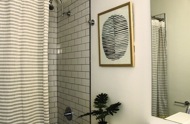 Building Photo - 3318 N 18th Ave