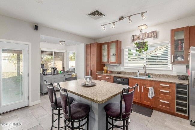 Building Photo - 5210 E Elmwood Cir