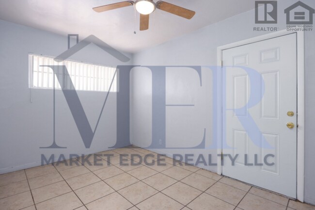Building Photo - 3Bed/2Bath House at 19th Ave/Camelback! Move-In Ready on 06/18/2026! -- NO HOA! CORNER LOT!