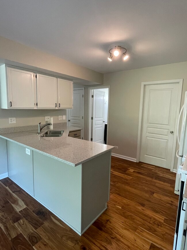 Building Photo - 357 Persimmon Ct