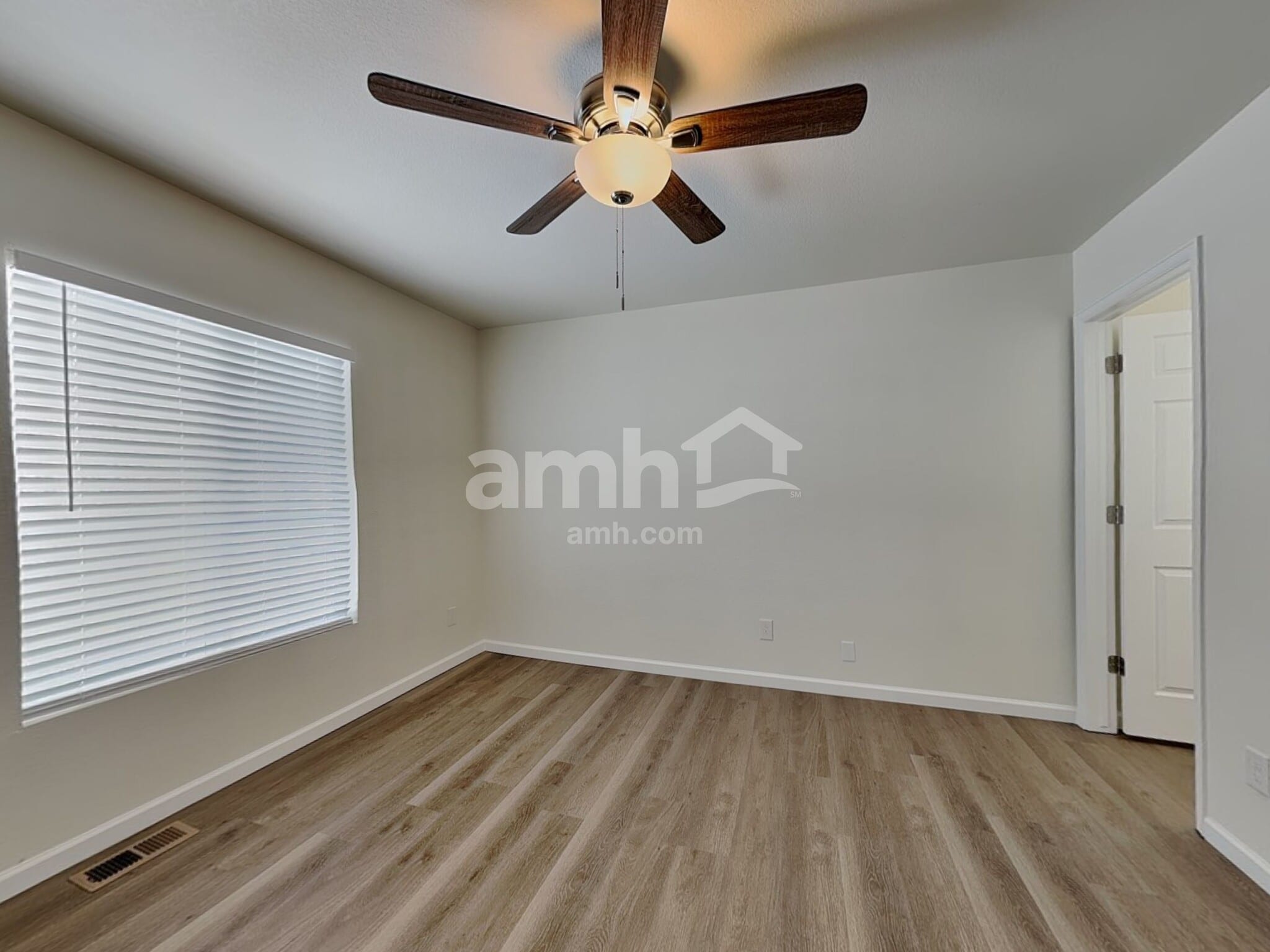 Building Photo - 4142 Knollvale Dr