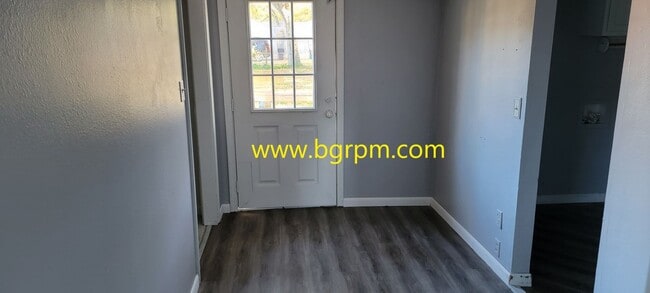 Building Photo - 2 BD, 2 BA, Home in Cabot