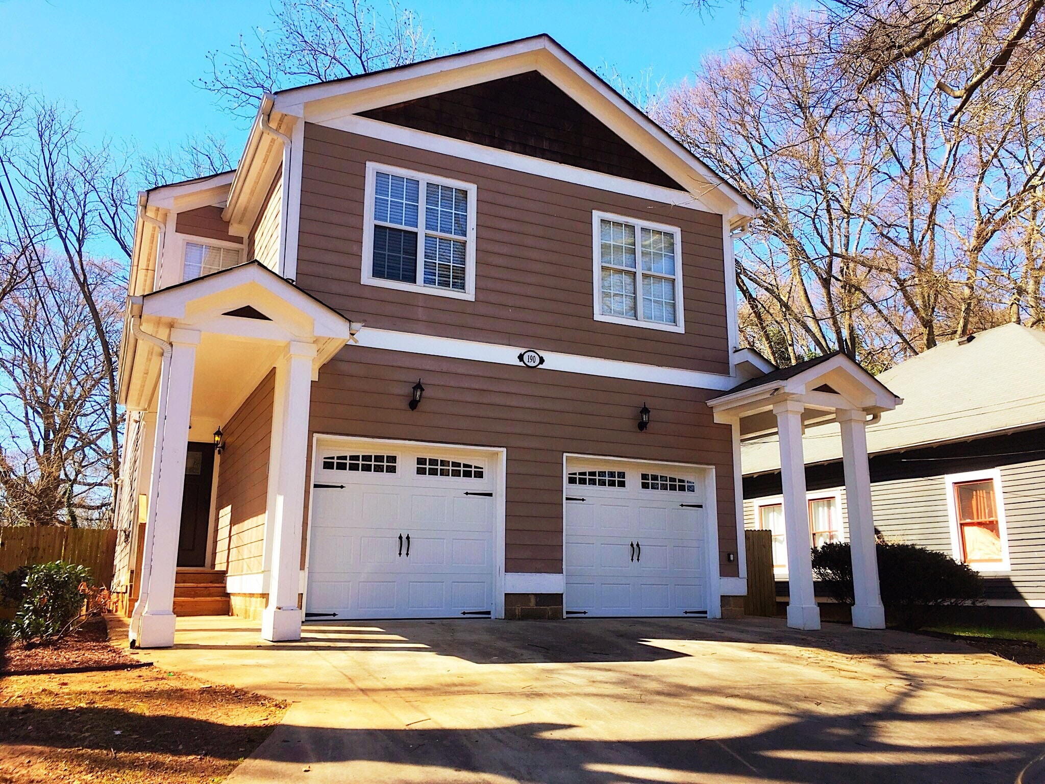 Building Photo - 190 Hutchinson St NE