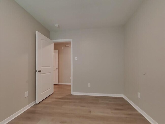 Building Photo - 212 Comanche Plains Rd