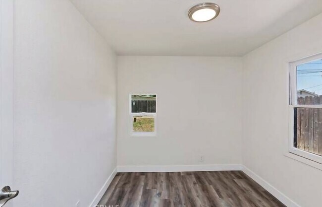 Building Photo - 4508 Edgewood Pl