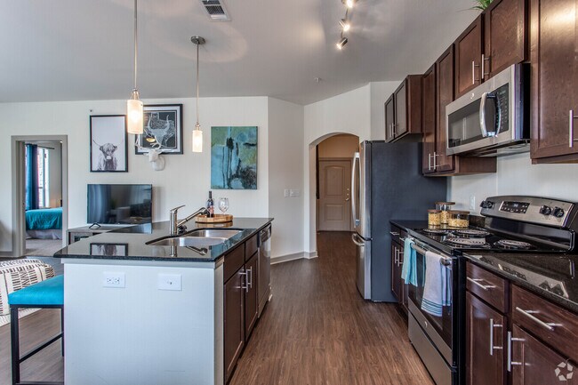 Building Photo - More Space, More Savings – Up to 4 Weeks F...