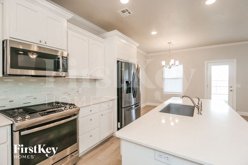 Building Photo - 11409 NW 100th Ct