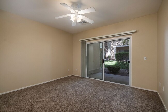 Building Photo - SUMMERLIN 1ST FLOOR - 2 BEDROOM + Den W/ 3...