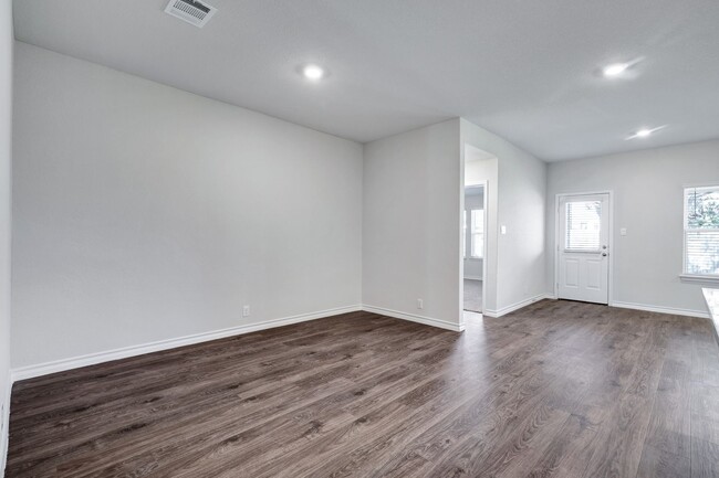 Building Photo - Brookstone Creek