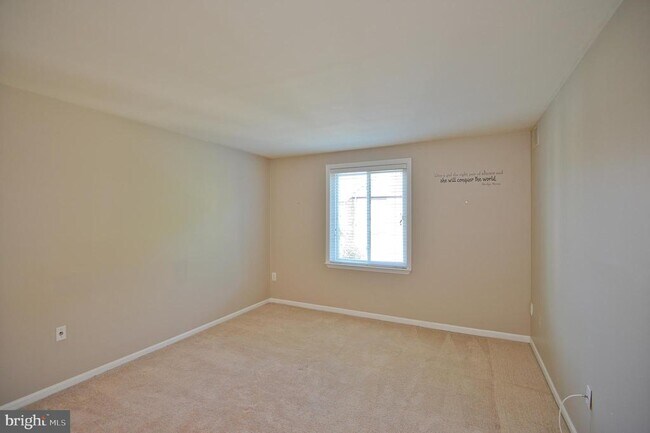 Building Photo - 9702 Kingsbridge Dr