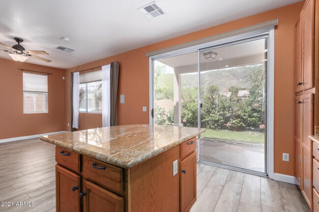 Building Photo - 204 W Mountain Sage Dr