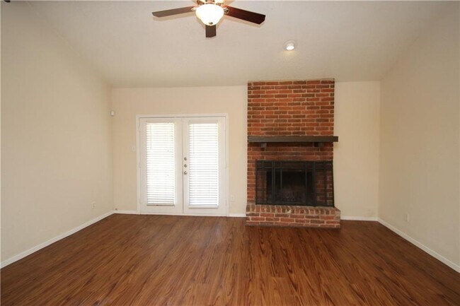 Building Photo - 7017 Crosswood Dr