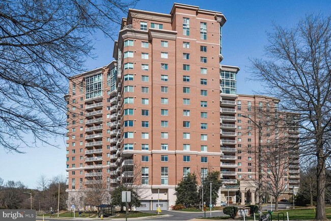 Primary Photo - 3101 N Hampton Dr