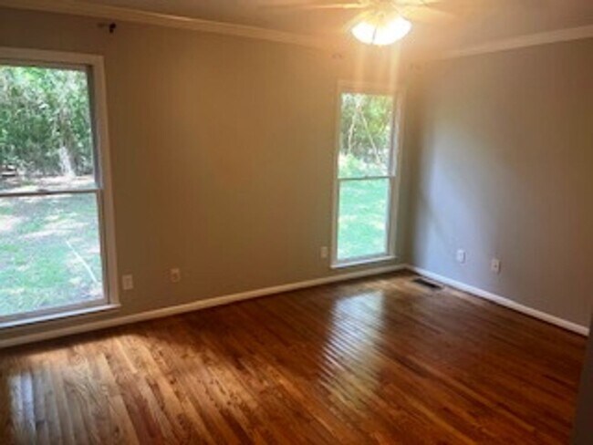 Building Photo - Convenient 3BR/2BA in Vestavia near Collonade