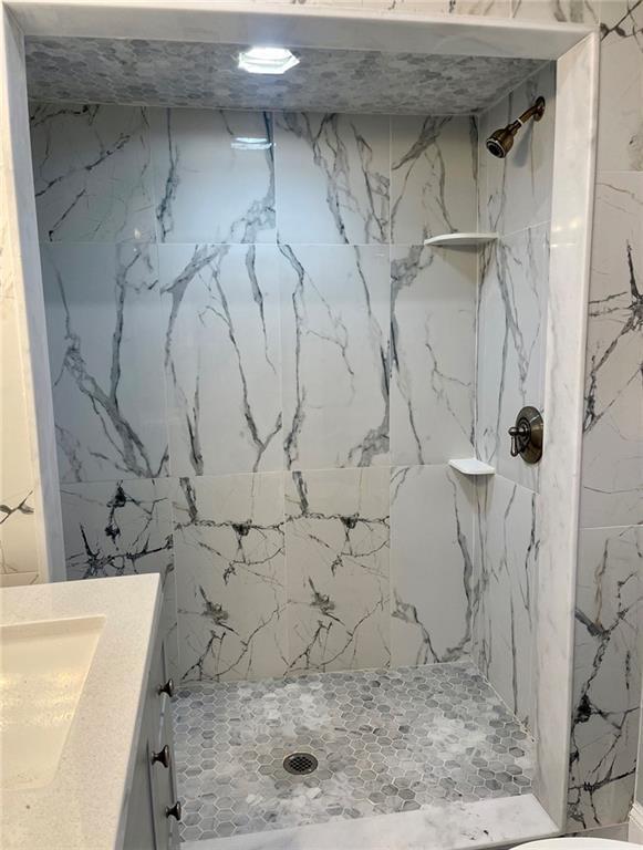 Building Photo - 44 Maple Ave