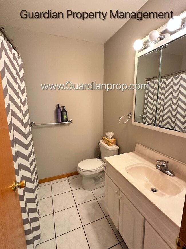 Building Photo - Maple Grove Single Family Home, Fenced Yard, 3 Car Garage, Deck, Available 7-31
