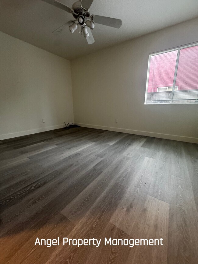 Building Photo - 1168 Oak Haven Way