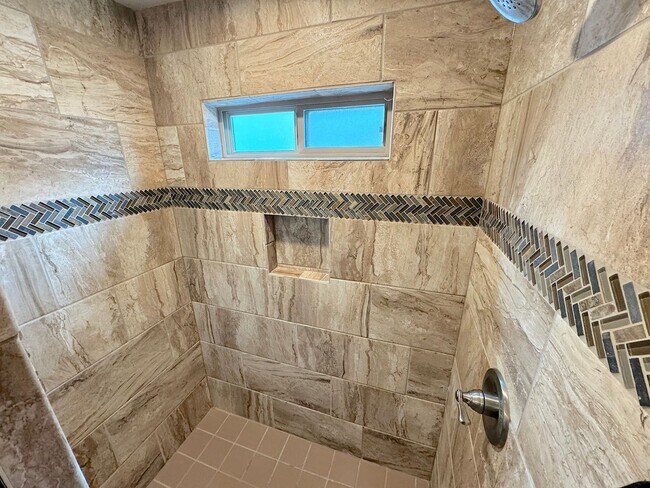 Building Photo - East El Paso 3 bed Refrig A/C