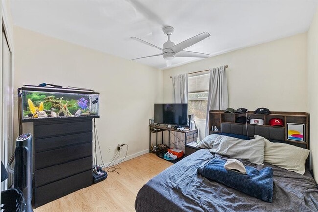 Building Photo - 722 Decker Prairie Dr