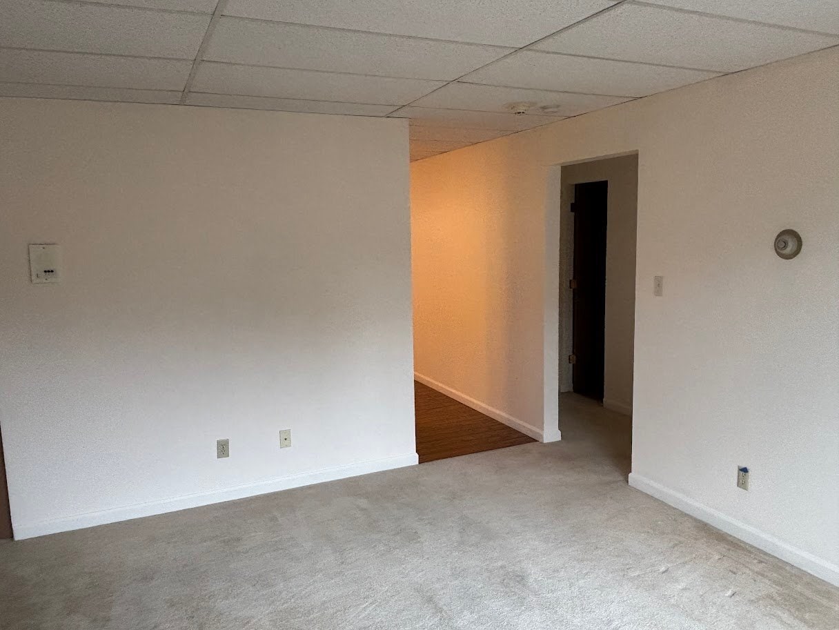 Building Photo - 215 E 6th Ave