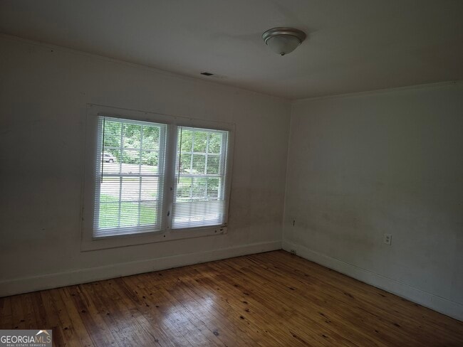 Building Photo - 106 Shields Rd