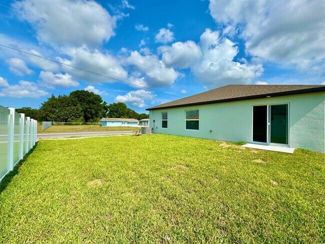 Building Photo - 10205 Alder Green Dr