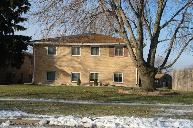 Primary Photo - 202 NW College Ave